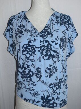 NWT $55 Ann Taylor Blue Floral Print V Neck Blouse Shirt Top Banded Bottom T83